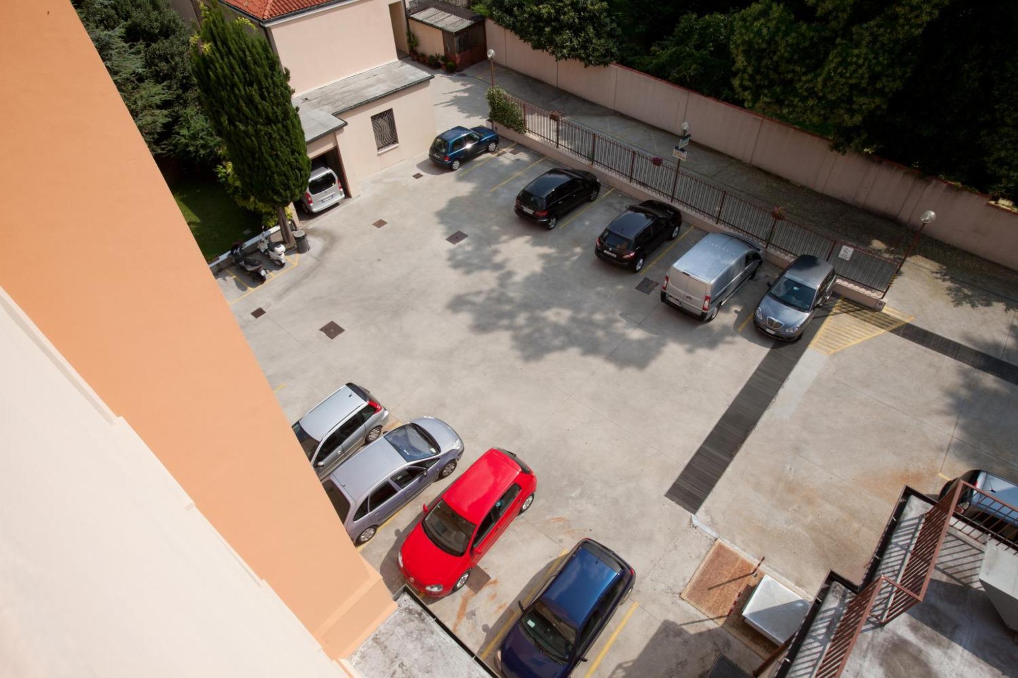 Hotel Casa Del Pellegrino Padova Exterior photo