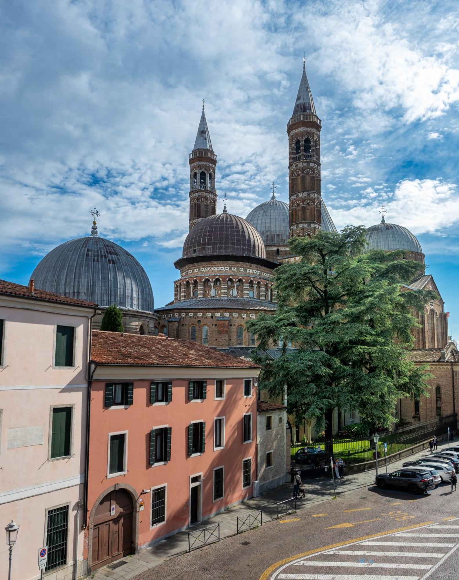 Hotel Casa Del Pellegrino Padova Exterior photo