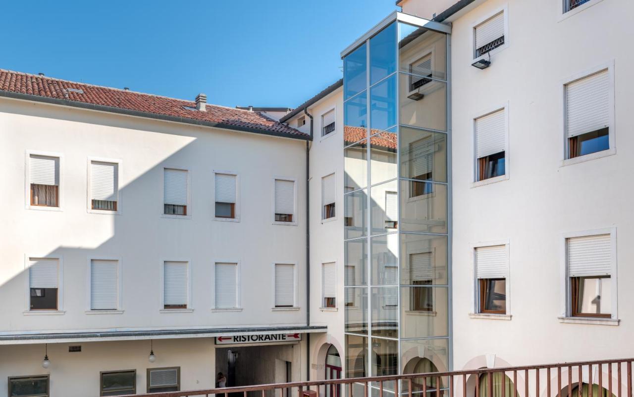 Hotel Casa Del Pellegrino Padova Exterior photo